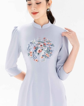 Áo dài lụa thêu hoa 
