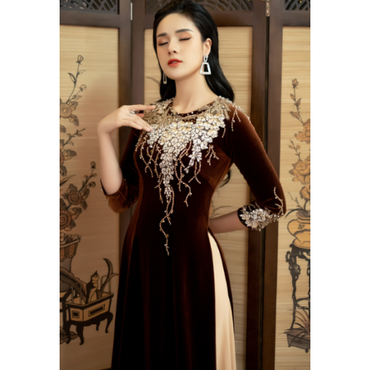 Áo dài đính đá truyền thống