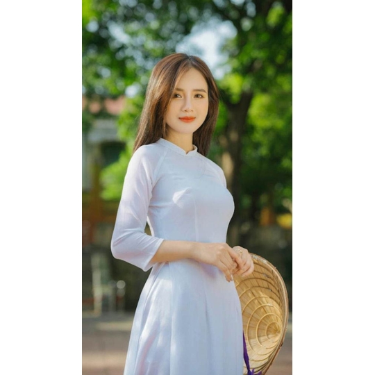 Áo dài học sinh màu trắng ngà
